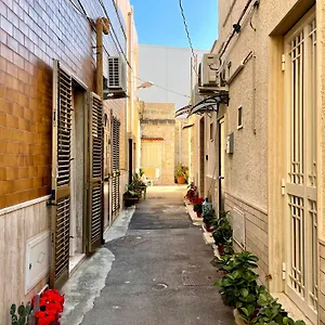 A Un Passo Dal Volo , Bari Italy